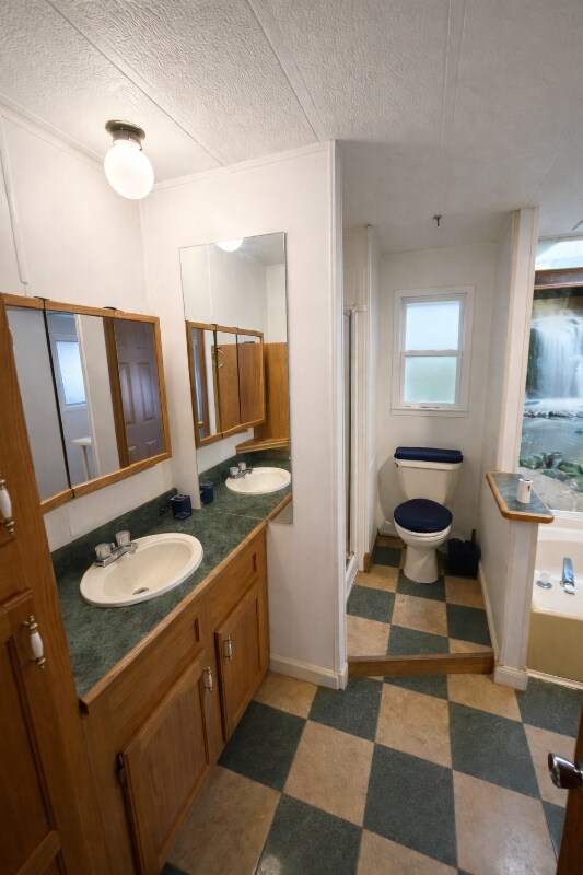 Building Photo - 905 W 37th Ave