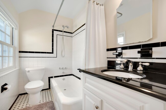 Building Photo - 4518 Chase Ave