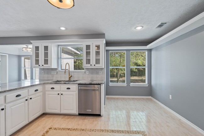 Building Photo - 11085 Jake Pearson Rd