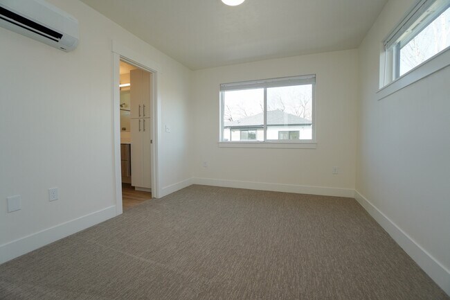 Building Photo - 4626 N Iota Ln