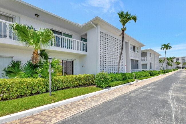 Building Photo - 4201 S Ocean Blvd