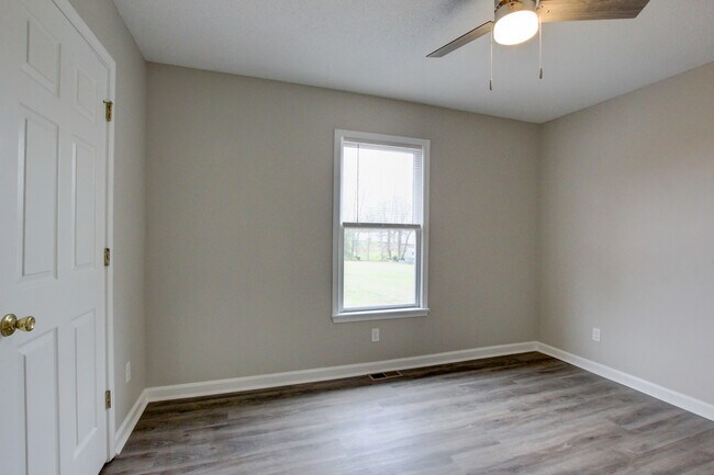 Building Photo - 2481 Clarksville Rd