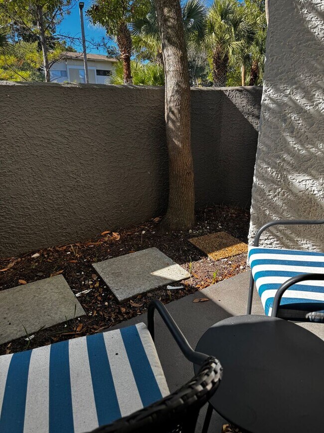 Building Photo - Remodeled First Floor Ocean Walk Condo- Furnished