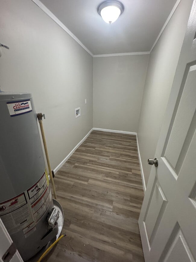 Building Photo - Updated 3 bed/2 bath with Carport