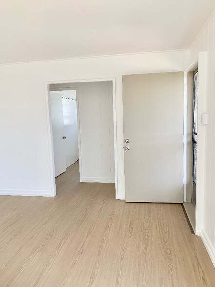 Building Photo - 52 Olomana St