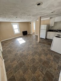 Building Photo - 62 Main St