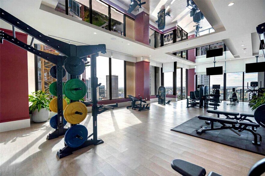 Building Photo - 11 NE 6th St