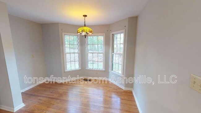 Building Photo - 15 Collenwood Rd