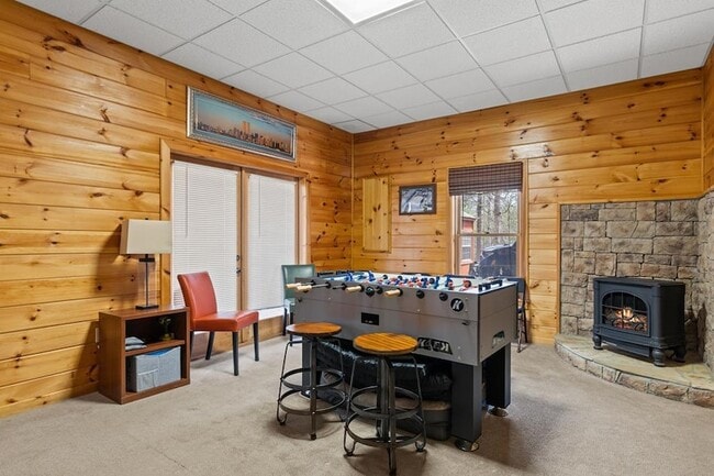 Building Photo - 21 Trails End Ln