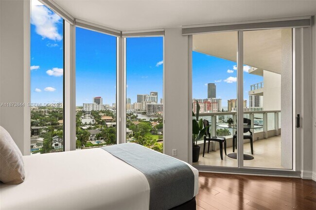 Building Photo - 21200 Point Pl