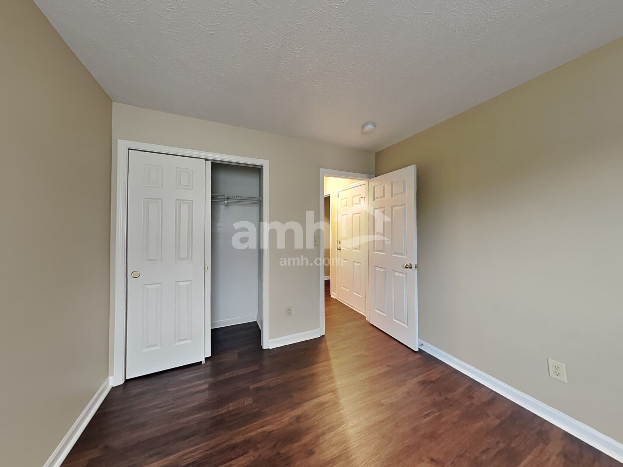 Building Photo - 10917 Snowdrop Way