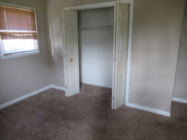 Building Photo - 3bd, 2ba. with carport