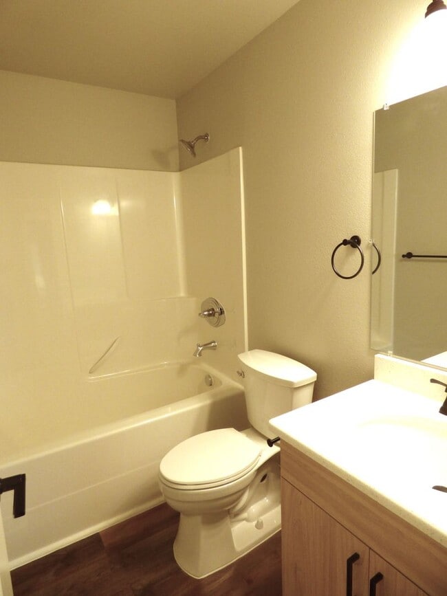 Building Photo - 3576-3578 Fisher Ct NE Salem, OR 97305