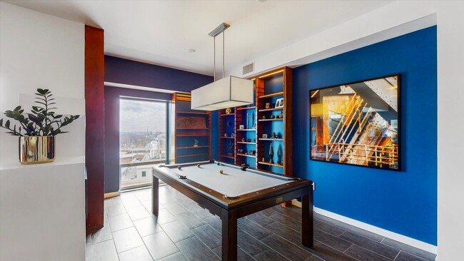Building Photo - 3,400 SQFT CONDO IN DOWNTOWN CHAMPAIGN W/ ...