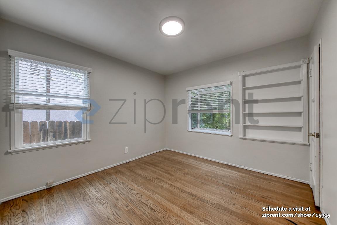 Building Photo - 5142 Balboa Blvd