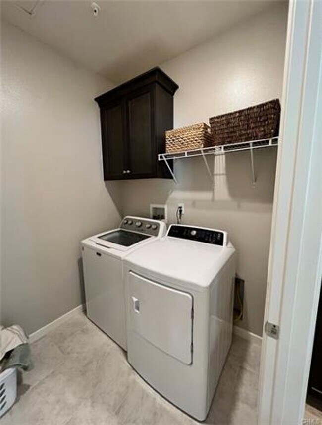 Building Photo - Spencers’s Crossing Home