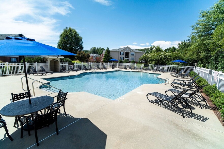 Primary Photo - Ashton Park Apartments