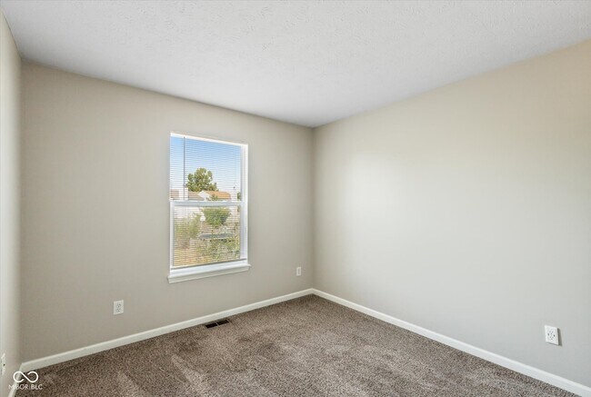 Building Photo - 2808 Dawnlake Dr