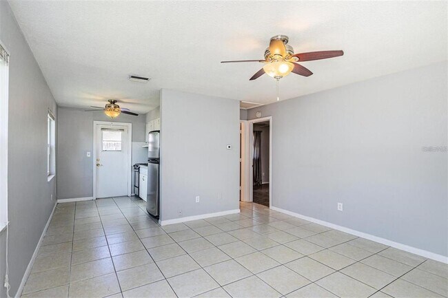 Building Photo - 7057 Sunset Dr S