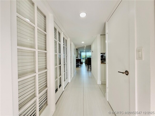Building Photo - 8800 S Ocean Dr