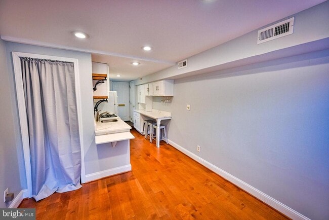 Building Photo - 1601 Marshall St