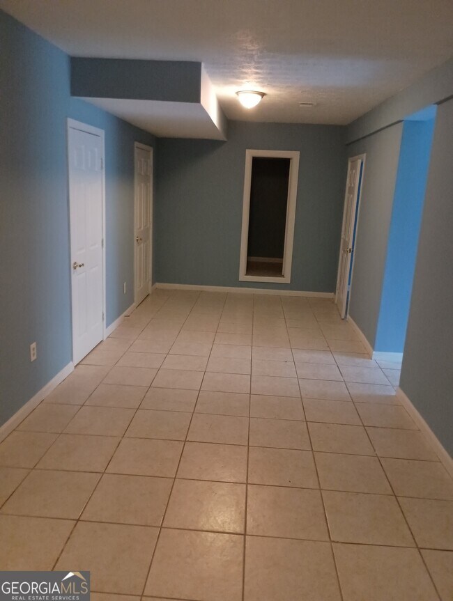 Building Photo - 728 Dunaire Way