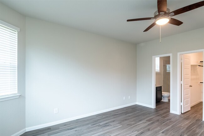 Building Photo - 3707 Cub Dr
