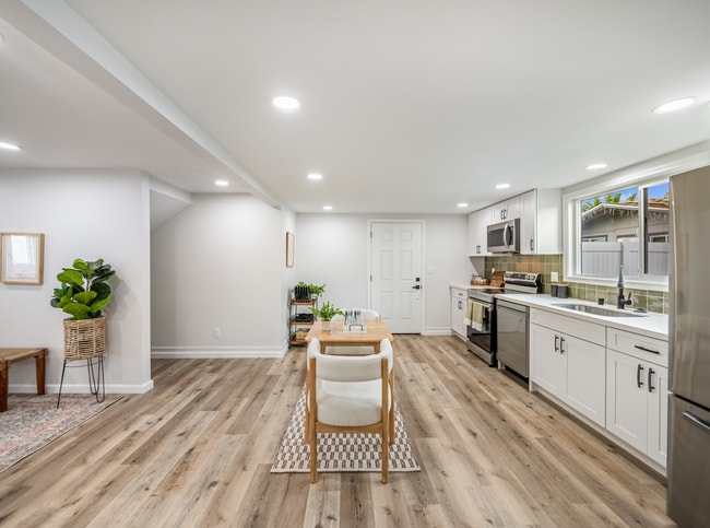 Building Photo - 1576 California Ave