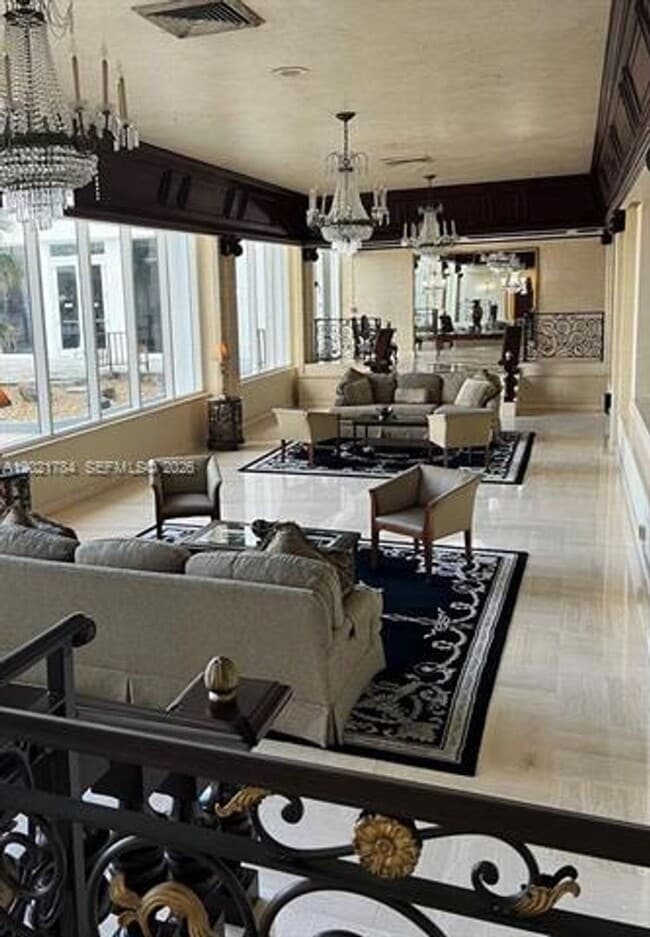 Building Photo - 2030 S Ocean Dr