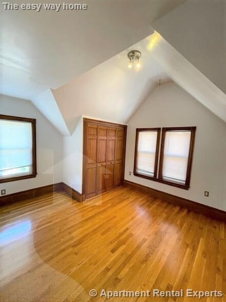 Building Photo - 15 Conwell St