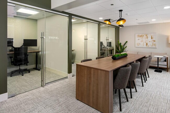 Building Photo - 121 W Chestnut St