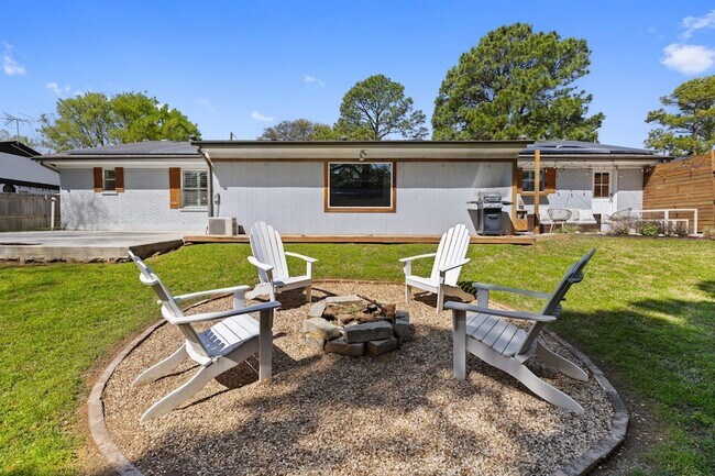 Building Photo - 3612 Grandview Dr