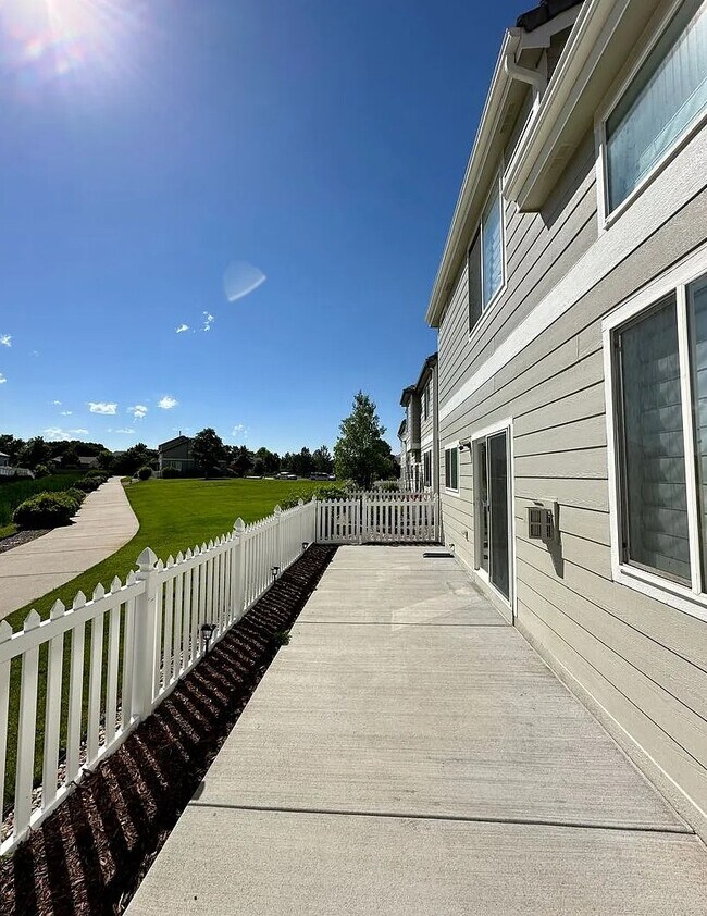 Building Photo - 2434 E 127th Pl