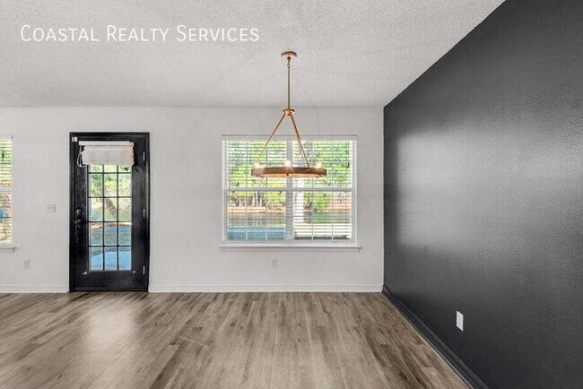 Building Photo - 9756 Seafarers Way-