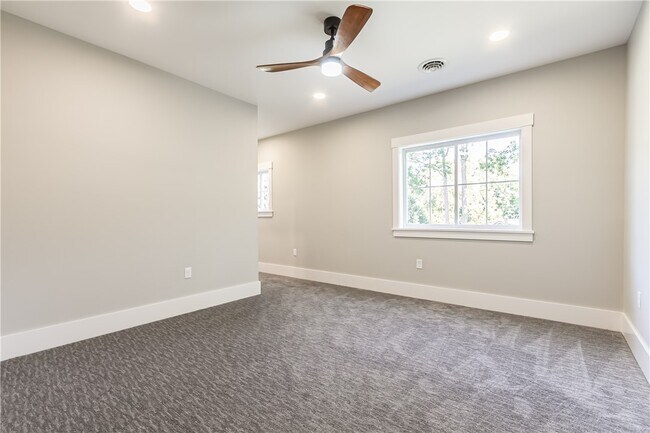 Building Photo - 640 Jefferson Ave