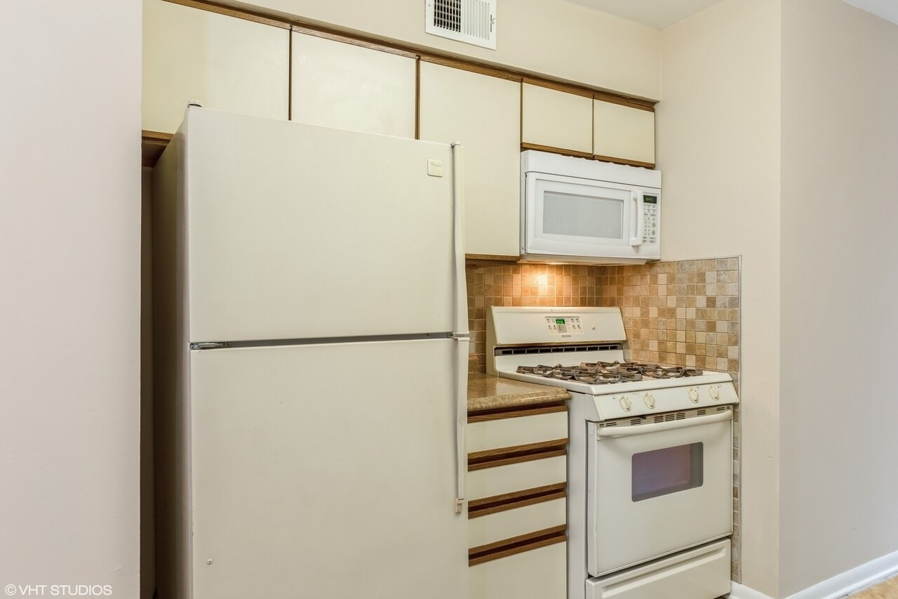 Kitchen Appl - 3172 W Meadow Lane Dr