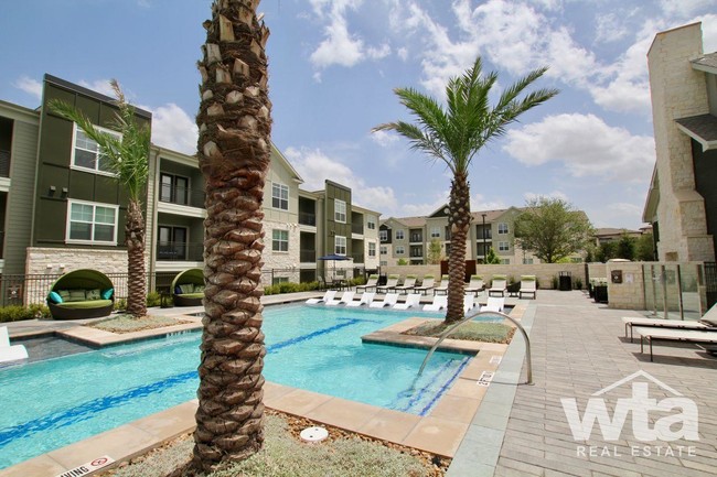 Building Photo - 1 bedroom in Austin Tx 78748