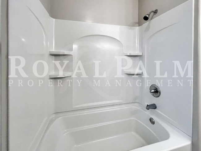 Building Photo - 2/1 Rental with W/D Hookups—Roses are Red, Lawns are Green, a Fenced Yard? That’s a Pet Lover’s D...