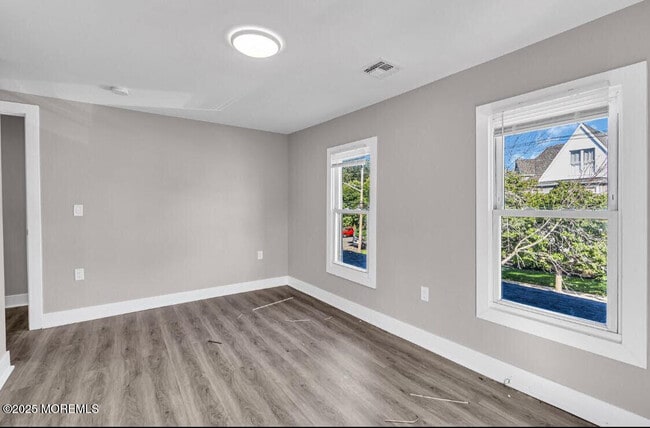 Building Photo - 700 Fifth Ave