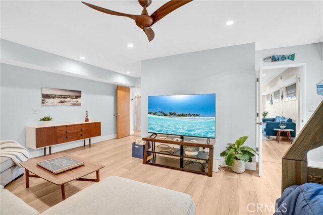 Building Photo - 1325 Cliff Dr