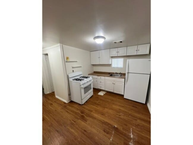 Building Photo - 4769 W Ellsworth Ave