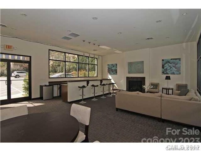 Building Photo - The Grove -Fully furnished-all Utilities -...