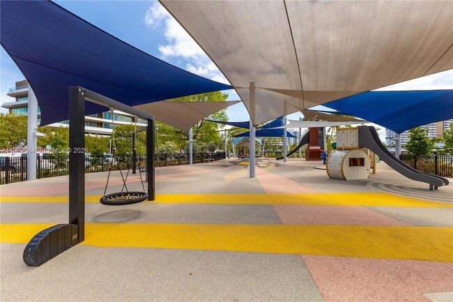 Building Photo - 1800 Sunset Harbour Dr