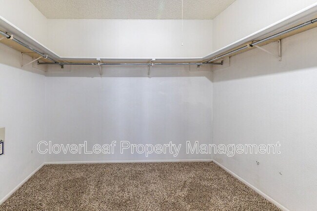 Building Photo - 13923 Grove Patch