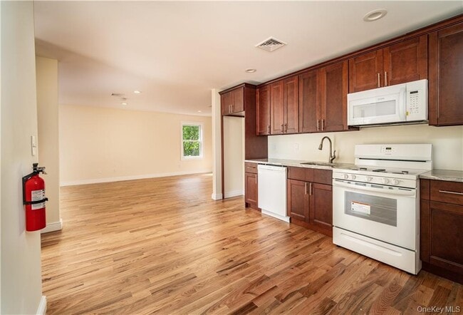 Building Photo - 69 Schneider Ave