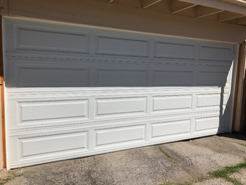 Building Photo - 13744 Burbank Blvd