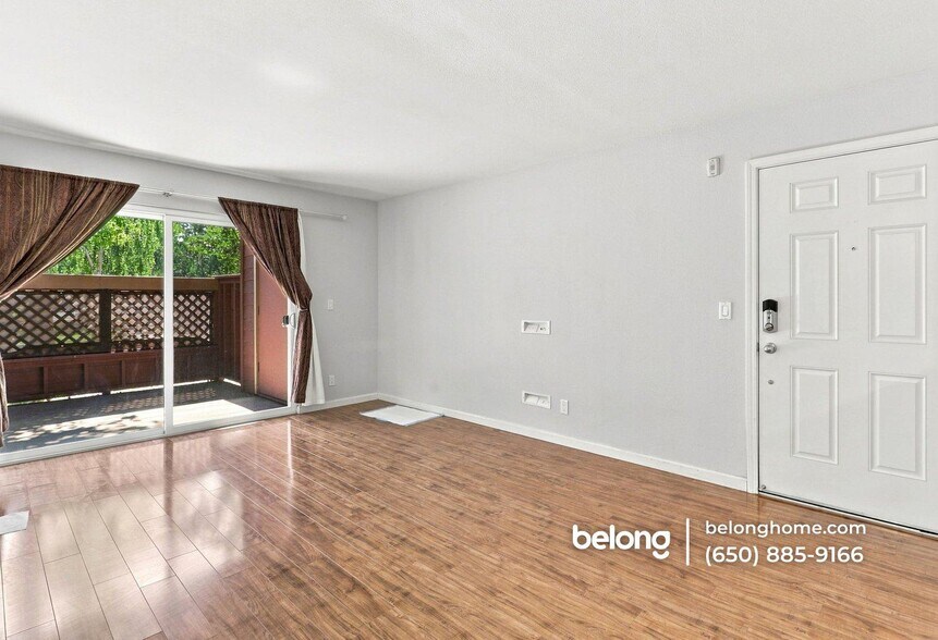 Building Photo - 894 Catkin Ct