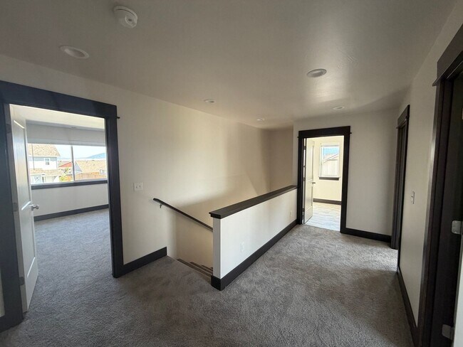 Building Photo - 2018 Windjammer Wy
