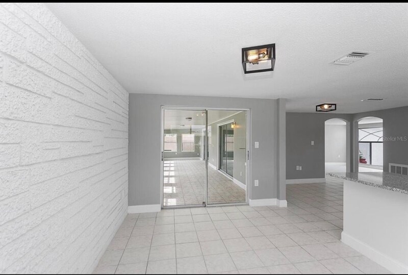 Building Photo - 9200 Chantilly Ln