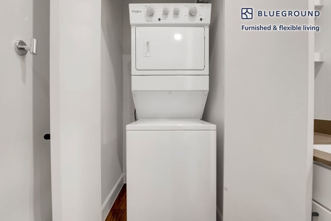 Building Photo - 1401 Art Dilly Dr.